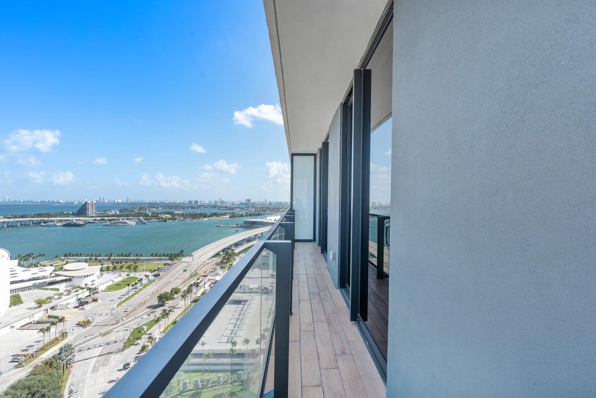 Downtown By Miami Vacation Rentals ภายนอก รูปภาพ