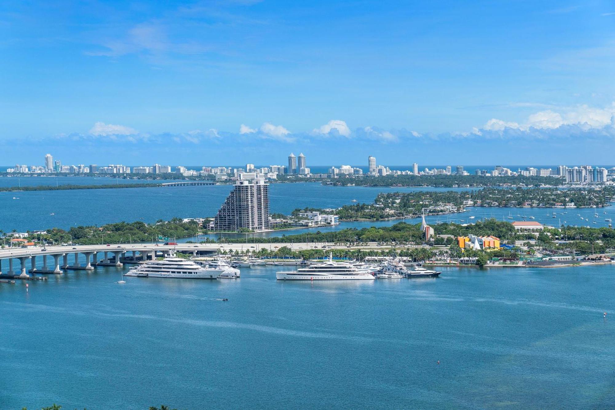 Downtown By Miami Vacation Rentals ภายนอก รูปภาพ