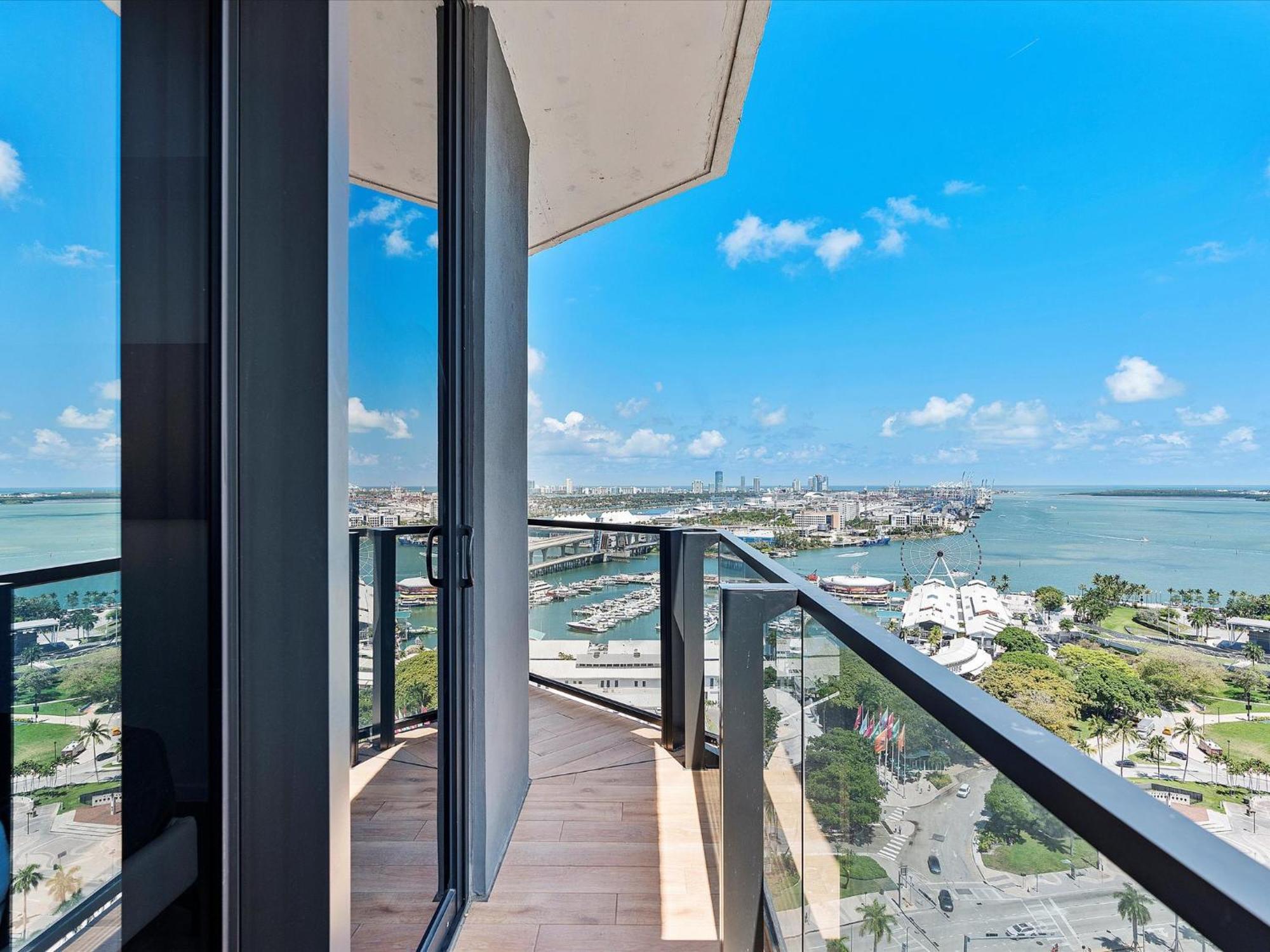 Downtown By Miami Vacation Rentals ภายนอก รูปภาพ