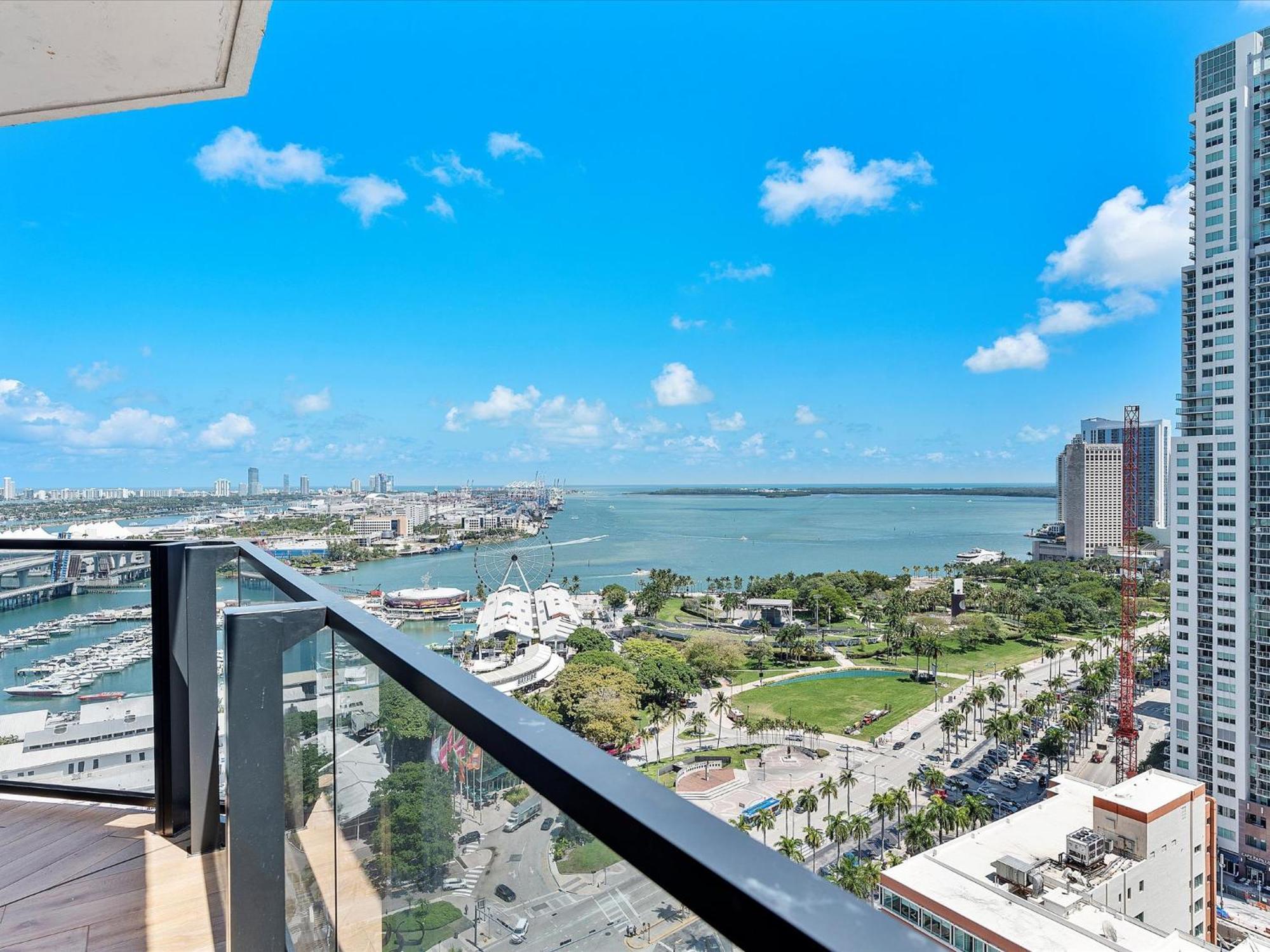 Downtown By Miami Vacation Rentals ภายนอก รูปภาพ
