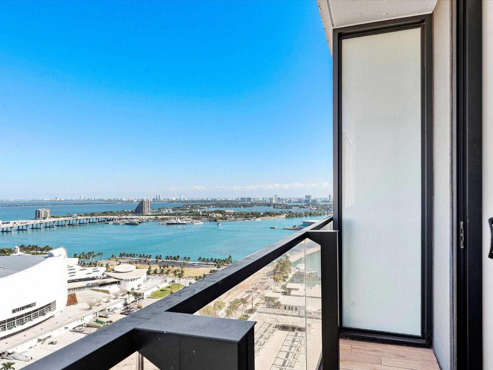 Downtown By Miami Vacation Rentals ภายนอก รูปภาพ